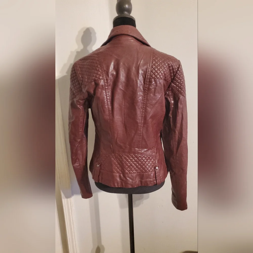 Tommy hilfigure leather jacket. - Picture 2 of 4